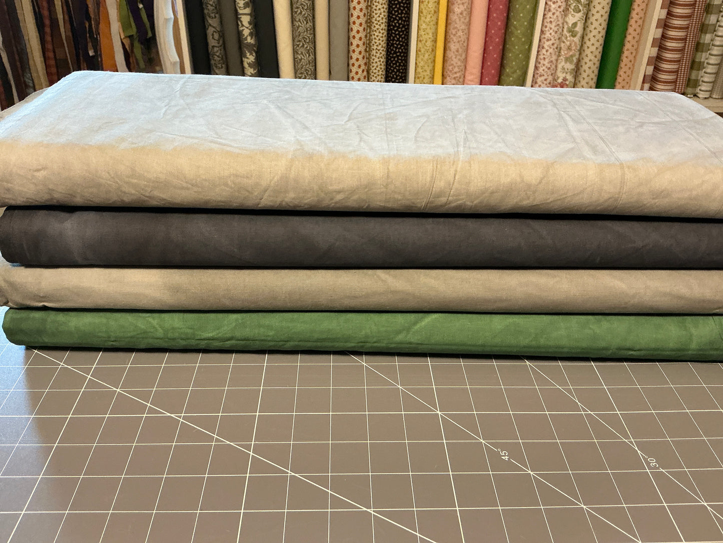 Aged muslin muslin stone grey