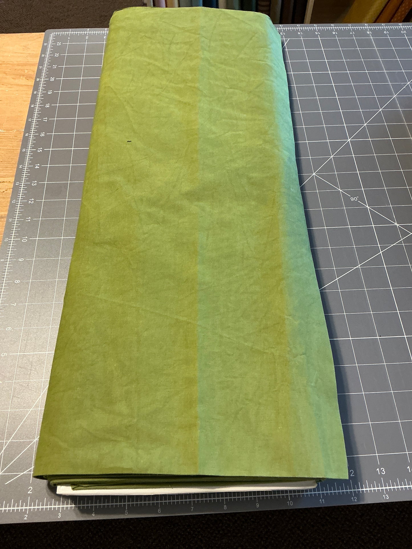 Aged muslin artichoke