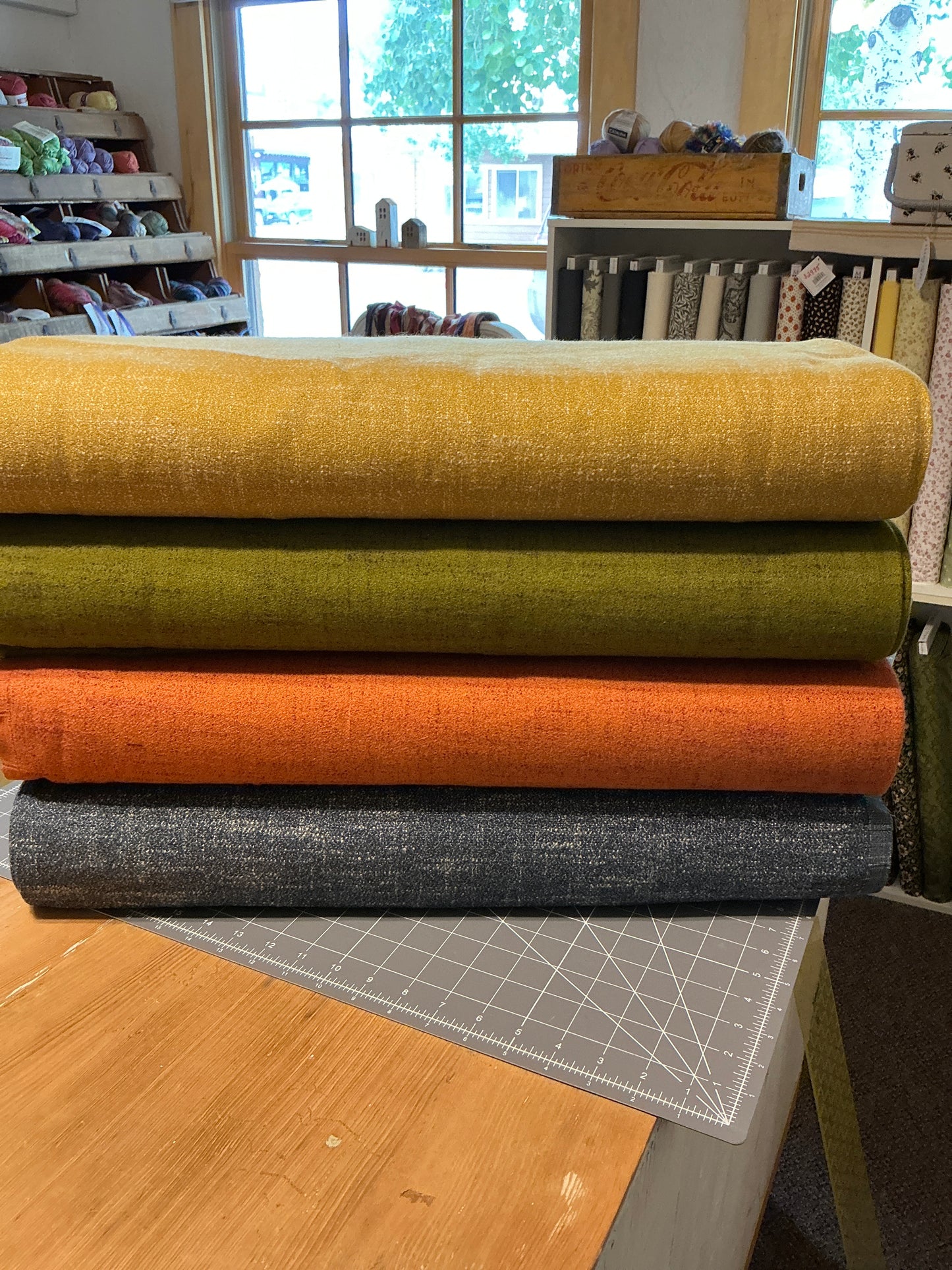 Primo plaid tweed gold