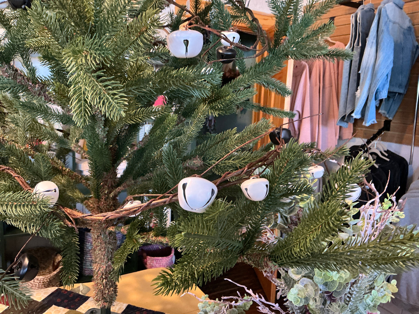 Garland Bell Black/White