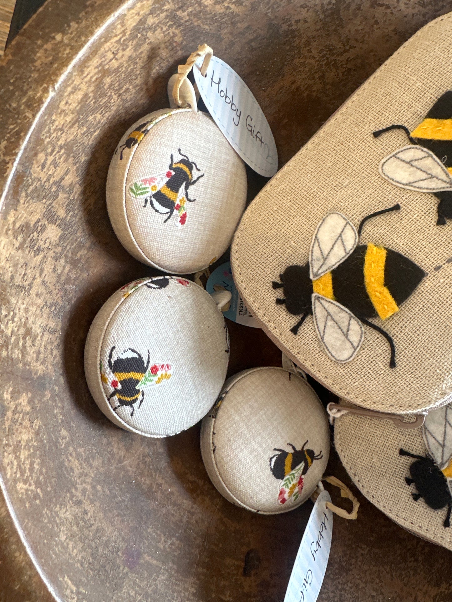 Retractable tape measure