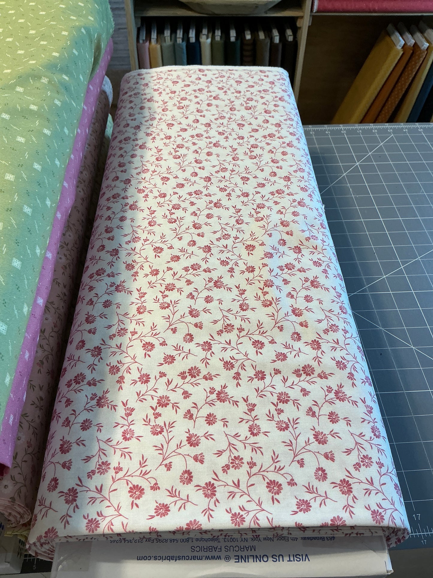 Shades of Romance R021396d pink