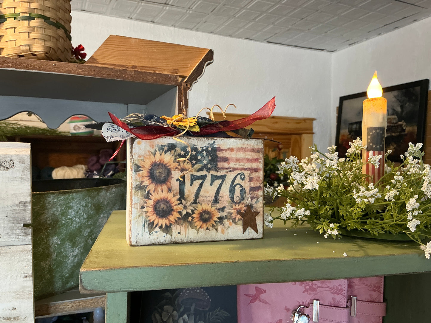1776 Shelf Sitters