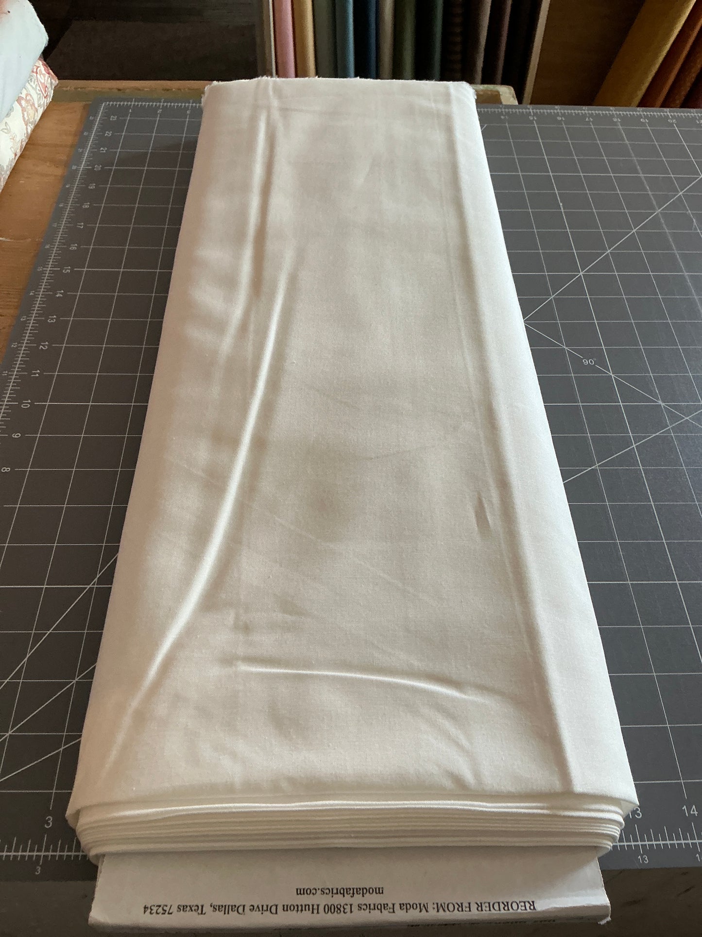 Bella solids off white