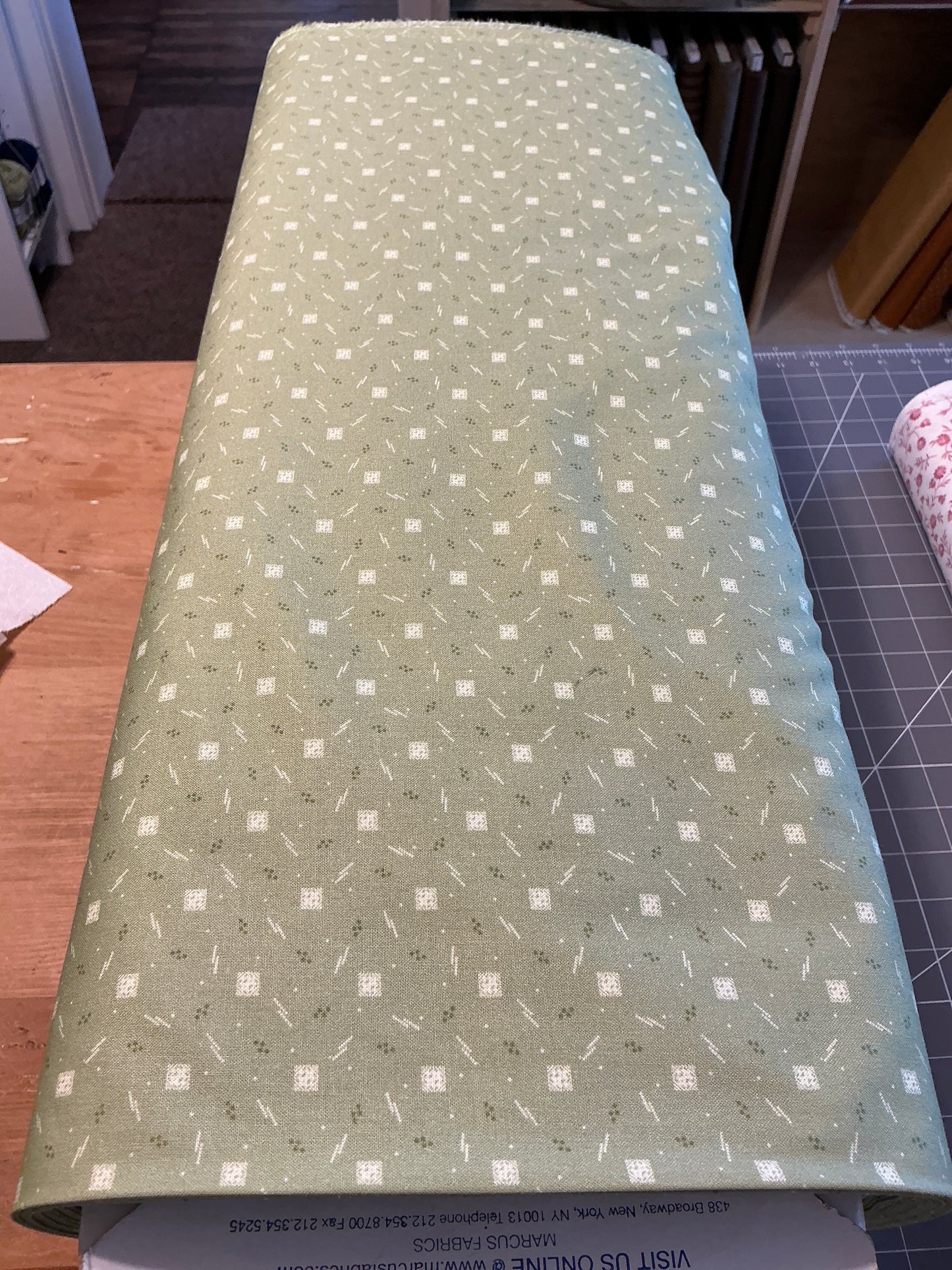 Shades of romance R021402D