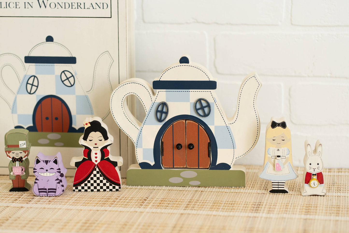 12087 - 8x12 woodland storybook gift set/7 (ALICE WONDERLAND