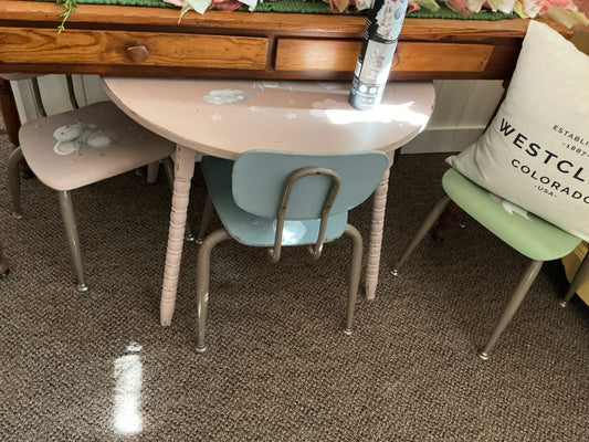 Kids Table and Chairs