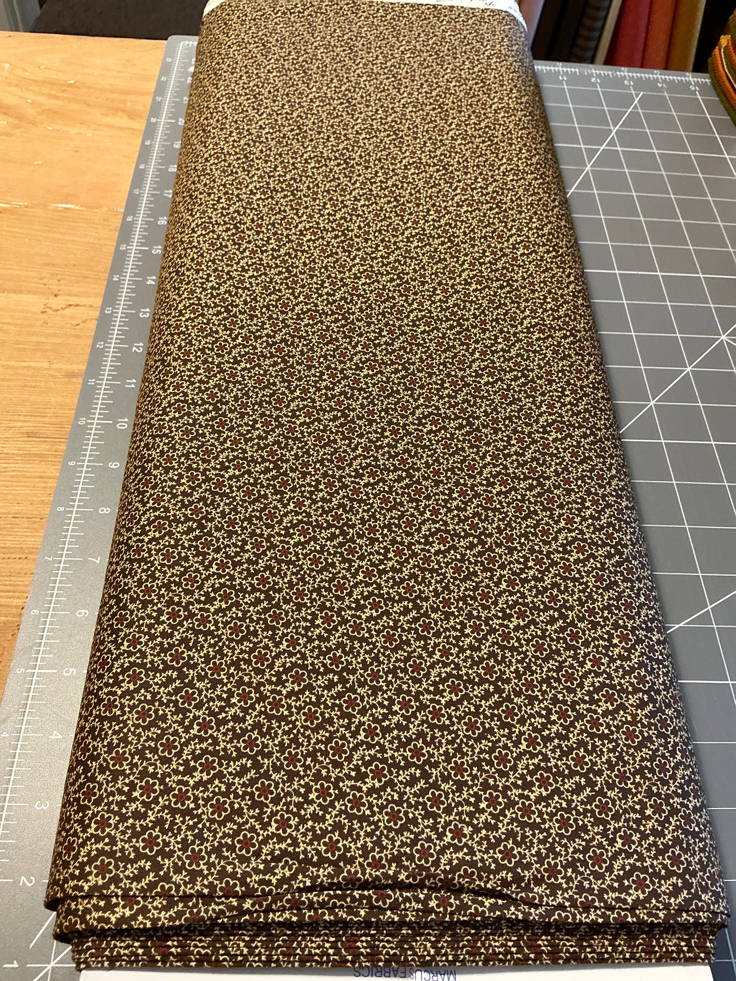 Flower vine brown 098D